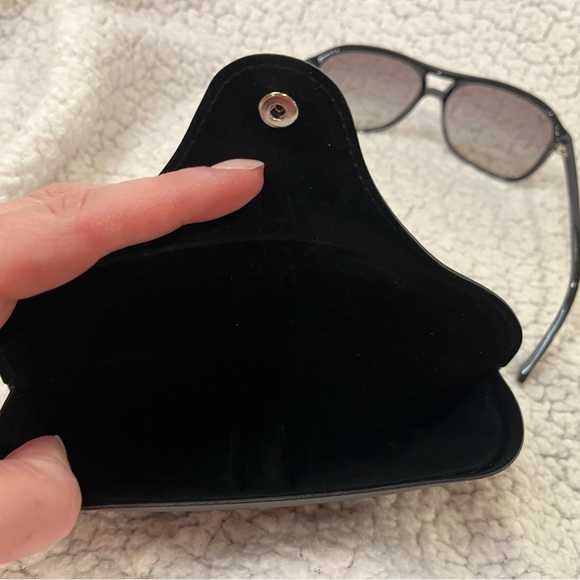 Ray Ban – RB4128 - Picture 2 of 6